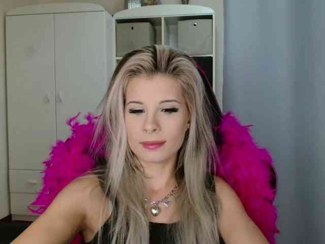 KristineNatural webcam