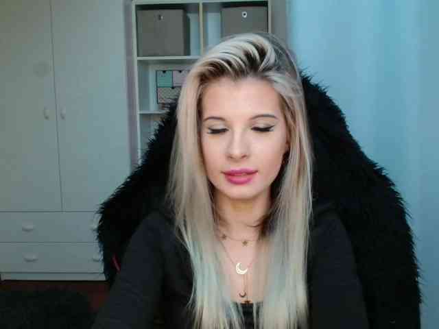 KristineNatural webcam