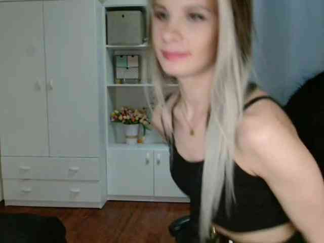 KristineNatural webcam