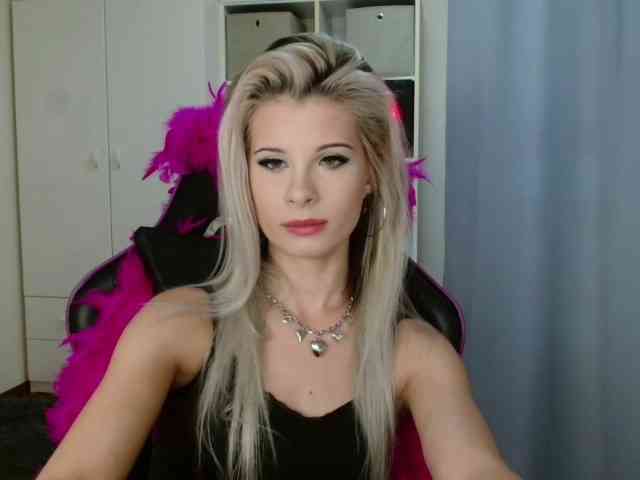 KristineNatural webcam