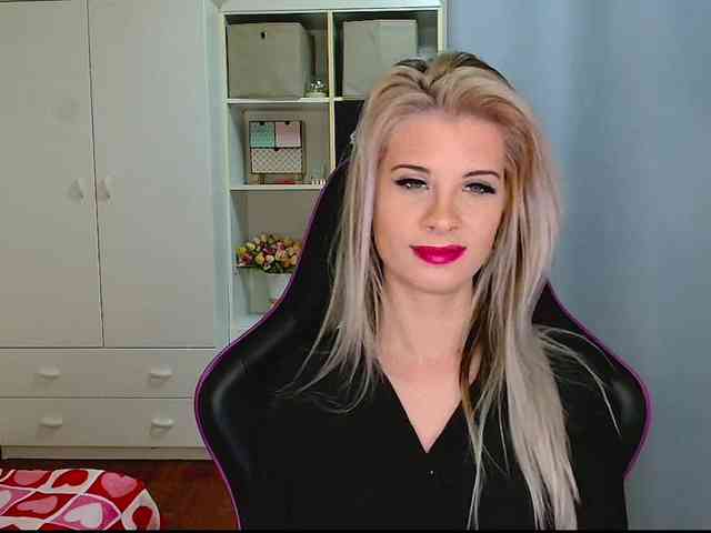 KristineNatural webcam