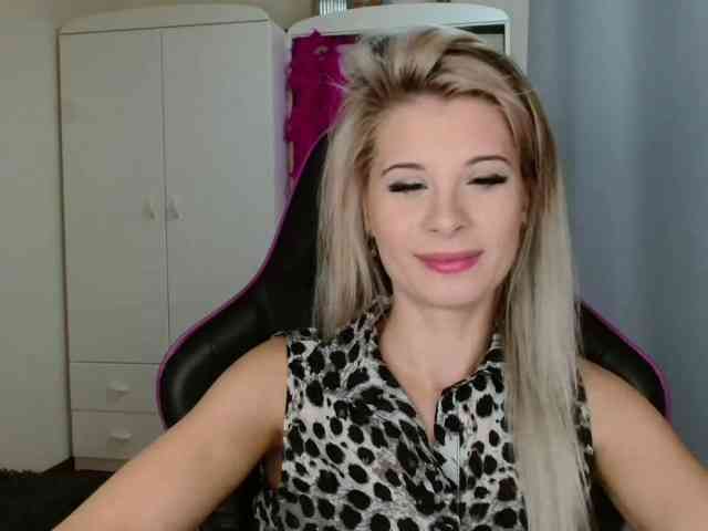 KristineNatural webcam