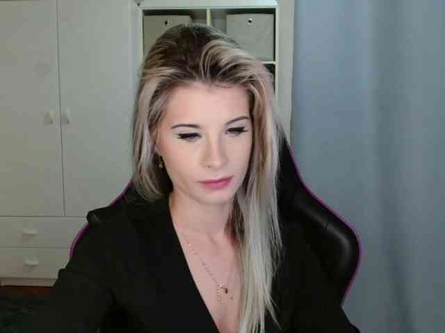 KristineNatural webcam