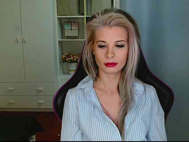 KristineNatural webcam