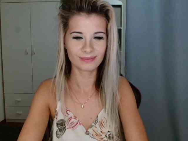 KristineNatural webcam