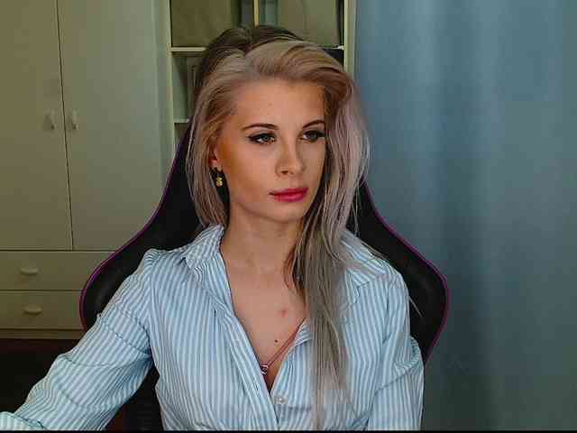 KristineNatural webcam