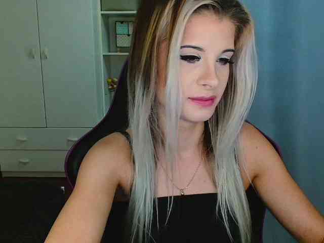 KristineNatural webcam