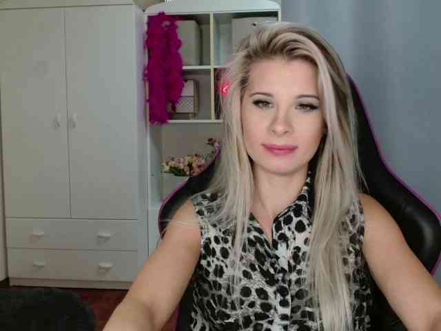 KristineNatural webcam