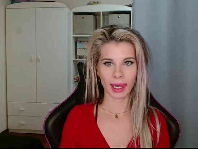 KristineNatural webcam