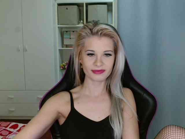 KristineNatural webcam