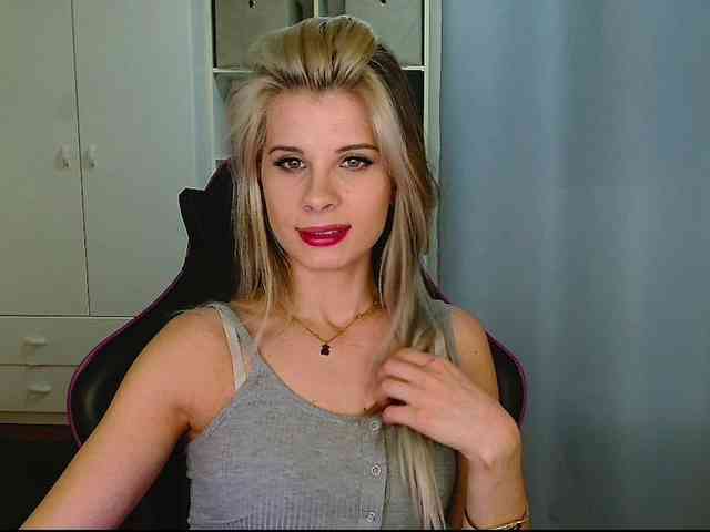 KristineNatural webcam