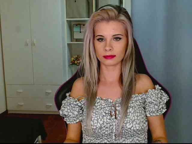 KristineNatural webcam