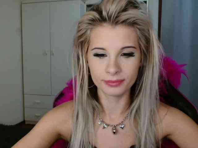 KristineNatural webcam