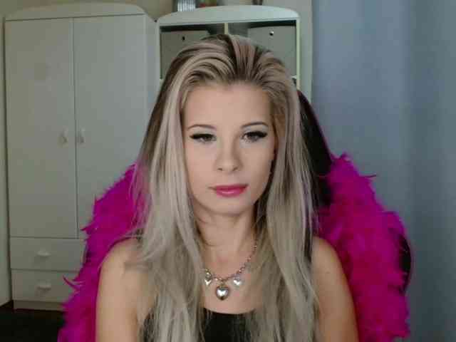 KristineNatural webcam