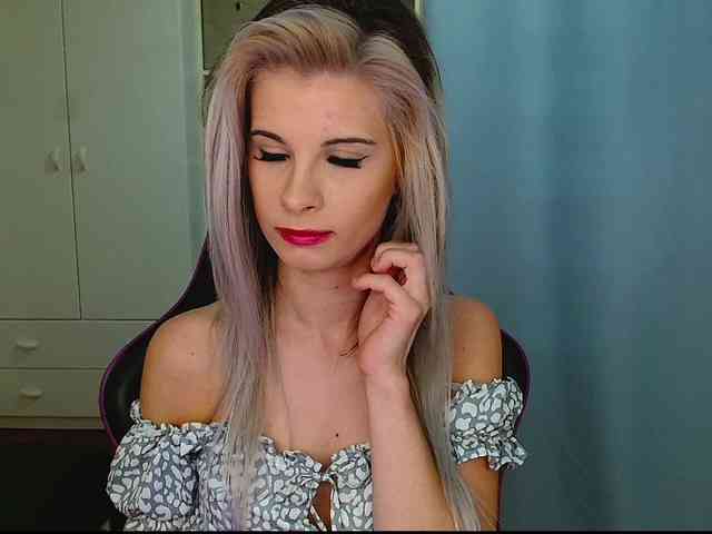 KristineNatural webcam