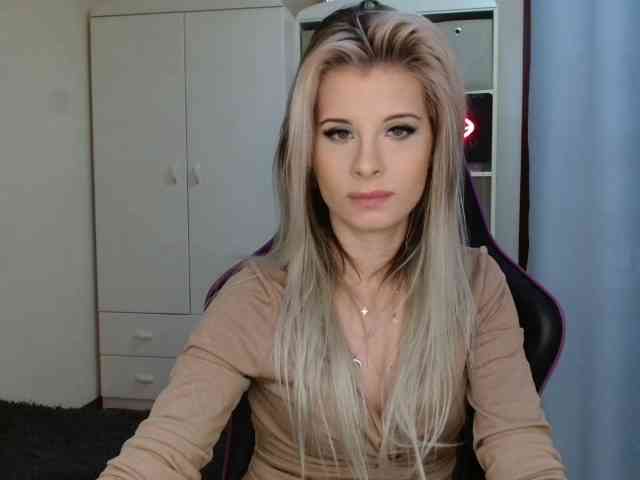 KristineNatural webcam