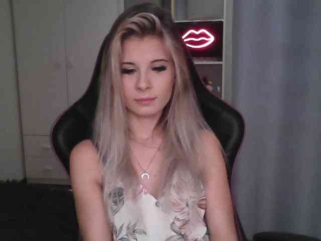KristineNatural webcam