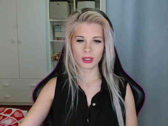 KristineNatural webcam