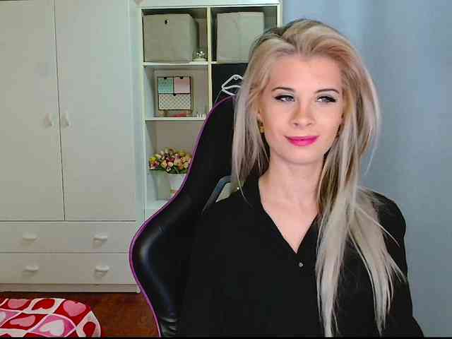 KristineNatural webcam