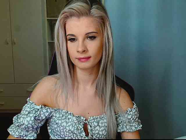 KristineNatural webcam