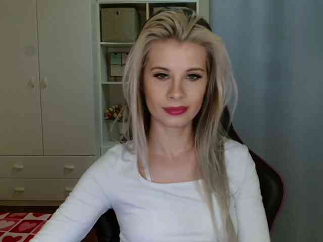 KristineNatural webcam