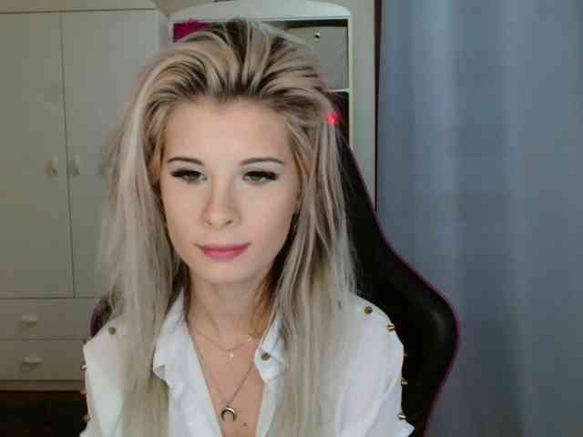 KristineNatural webcam