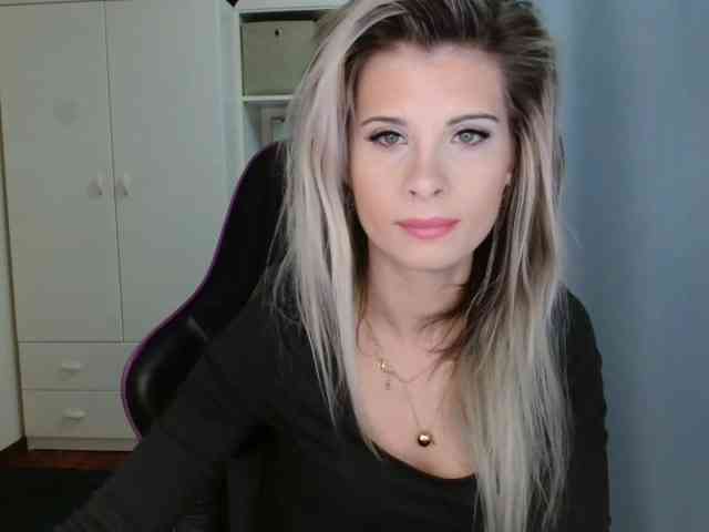 KristineNatural webcam