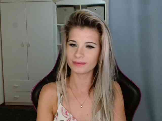 KristineNatural webcam