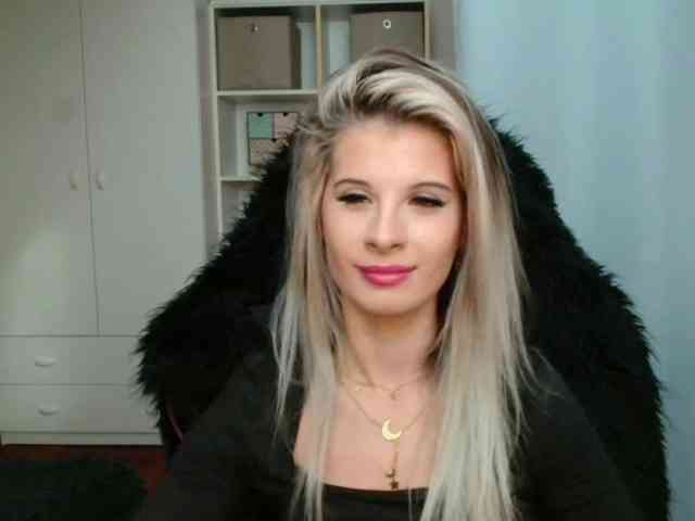 KristineNatural webcam