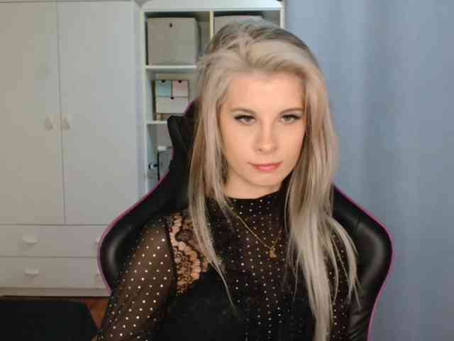 KristineNatural webcam