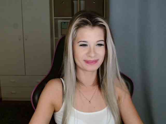 KristineNatural webcam