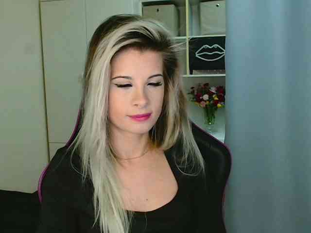 KristineNatural webcam