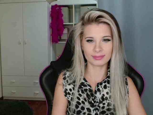 KristineNatural webcam