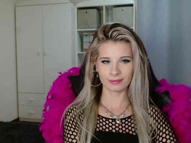 KristineNatural webcam