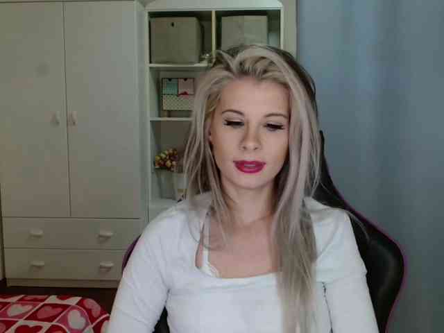 KristineNatural webcam