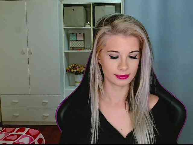 KristineNatural webcam