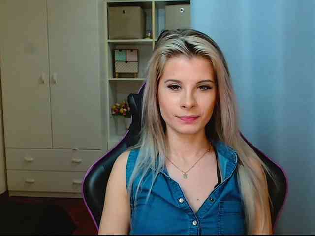 KristineNatural webcam