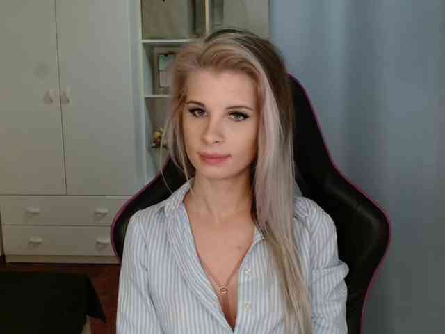 KristineNatural webcam
