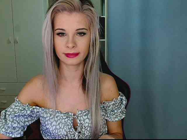 KristineNatural webcam