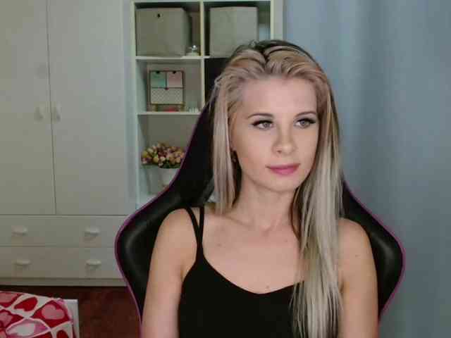 KristineNatural webcam