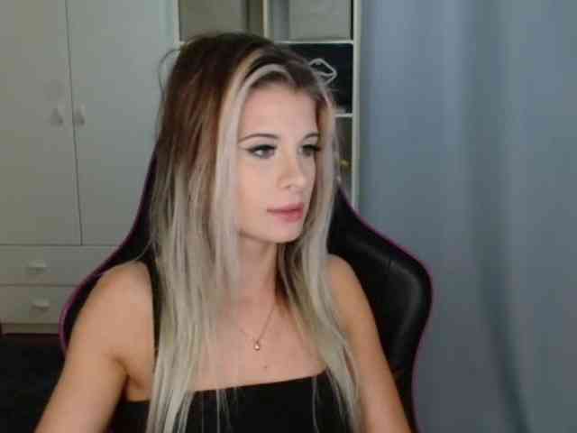 KristineNatural webcam