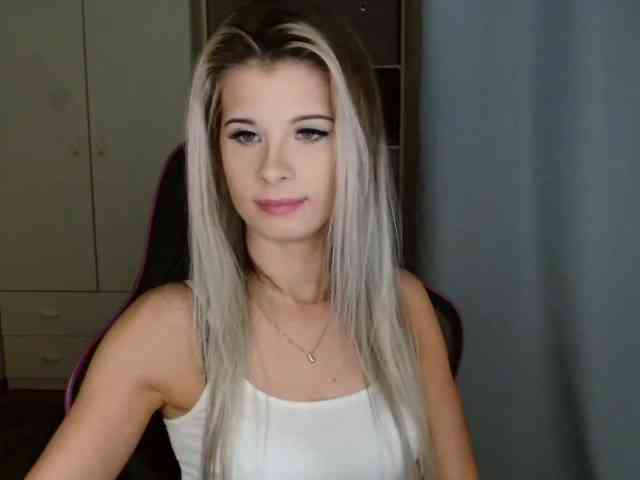 KristineNatural webcam