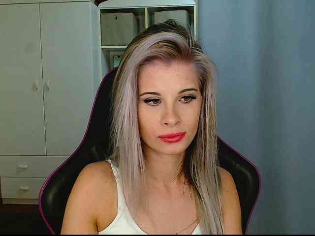 KristineNatural webcam