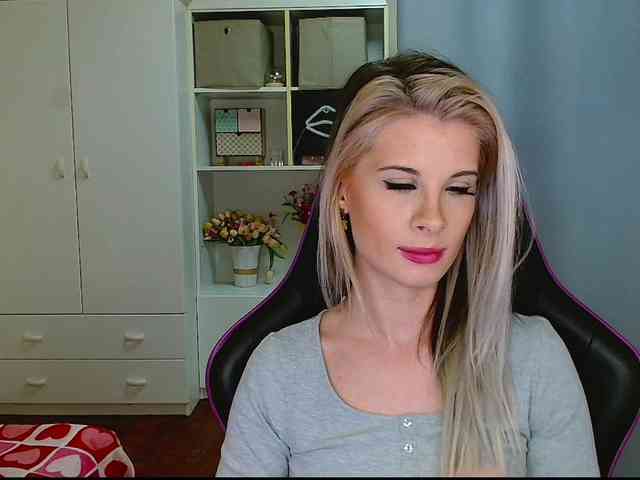 KristineNatural webcam