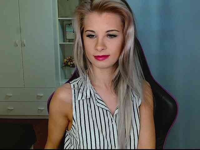 KristineNatural webcam