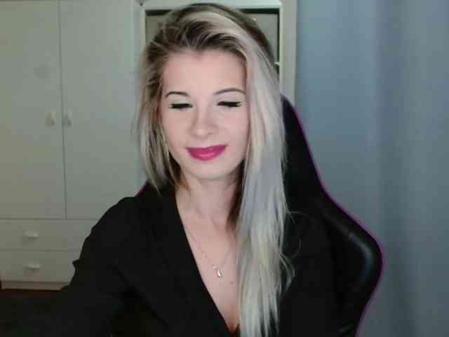 KristineNatural webcam