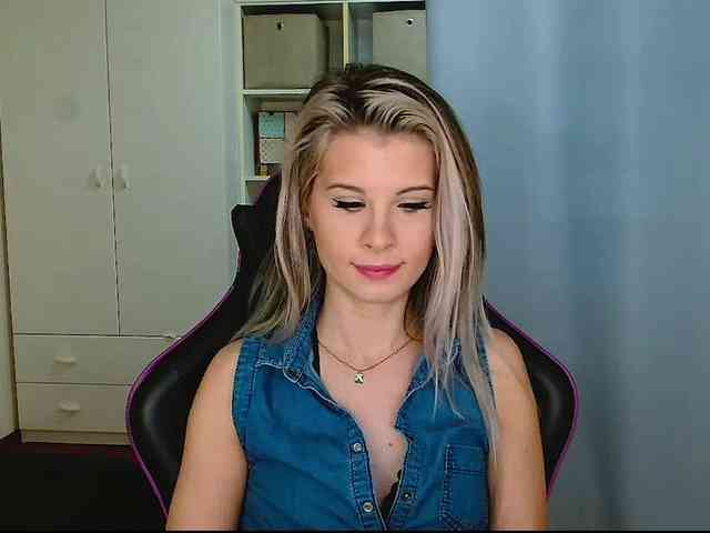 KristineNatural webcam