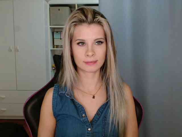 KristineNatural webcam