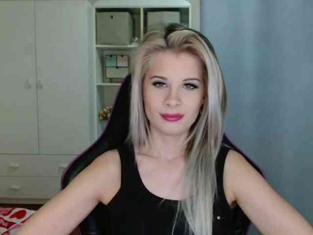 KristineNatural webcam