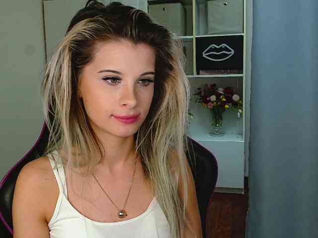 KristineNatural webcam